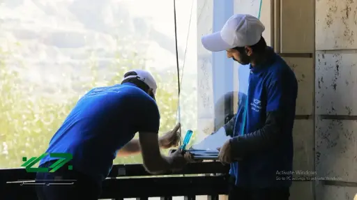 آموزش نصب شیشه بالکن